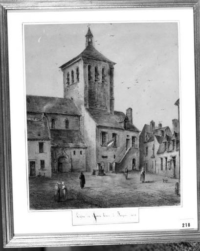 Ancienne mairie, au premier plan, vue d'ensemble.