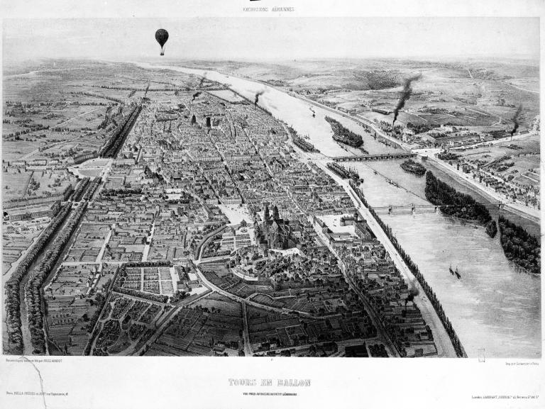 La Loire à Tours, rive droite, vis à vis de Saint-Symphorien. Carte postale du début du XXe siècle. (archives départementales d'Indre-et-Loire, 10 Fi 261 1104).