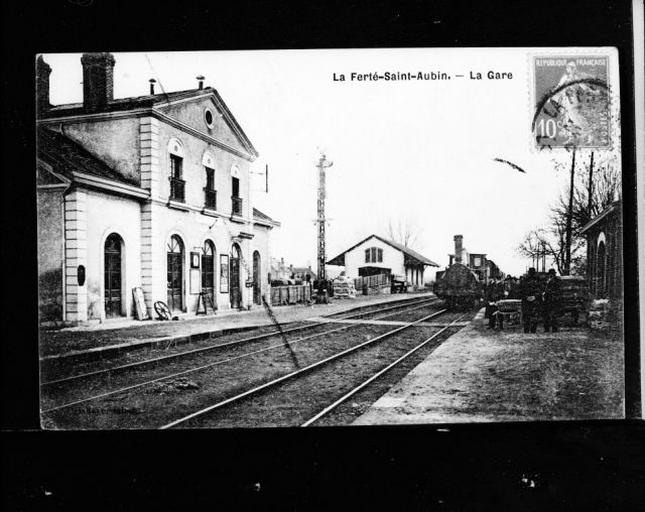 Vue prise côté voies.