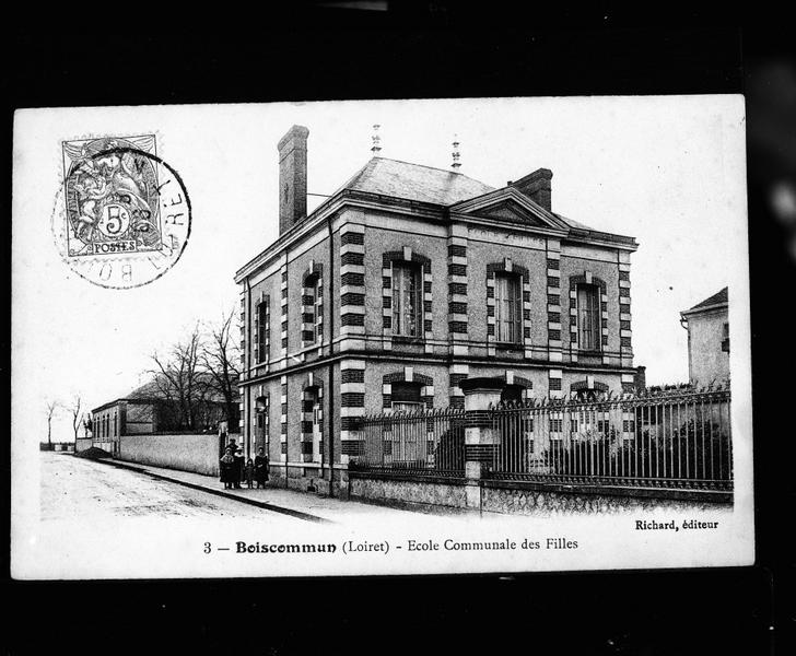 Ecole communale des filles.