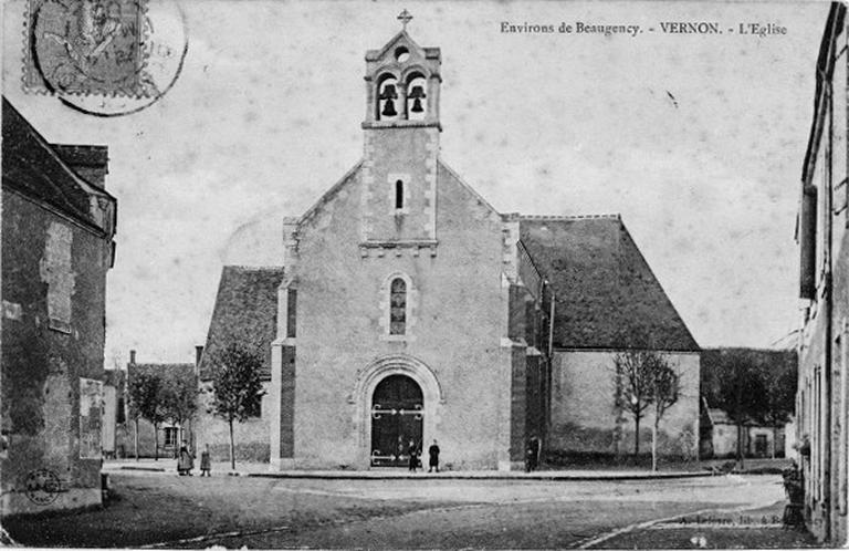 Façade principale, vue d'ensemble.