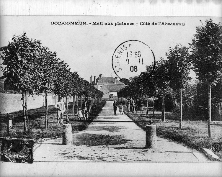 Mail aux Platanes.