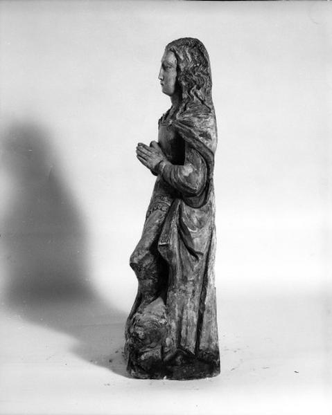 Statue (demi-nature) : sainte Marguerite d'Antioche (?)