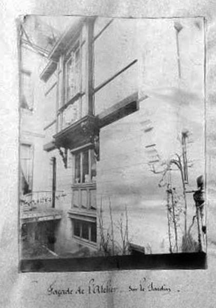 Façade sur jardin, corps de logis en retour d'équerre.