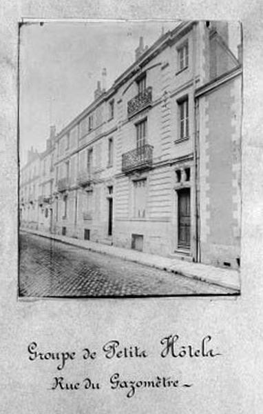 La façade sur rue, état vers 1900.
