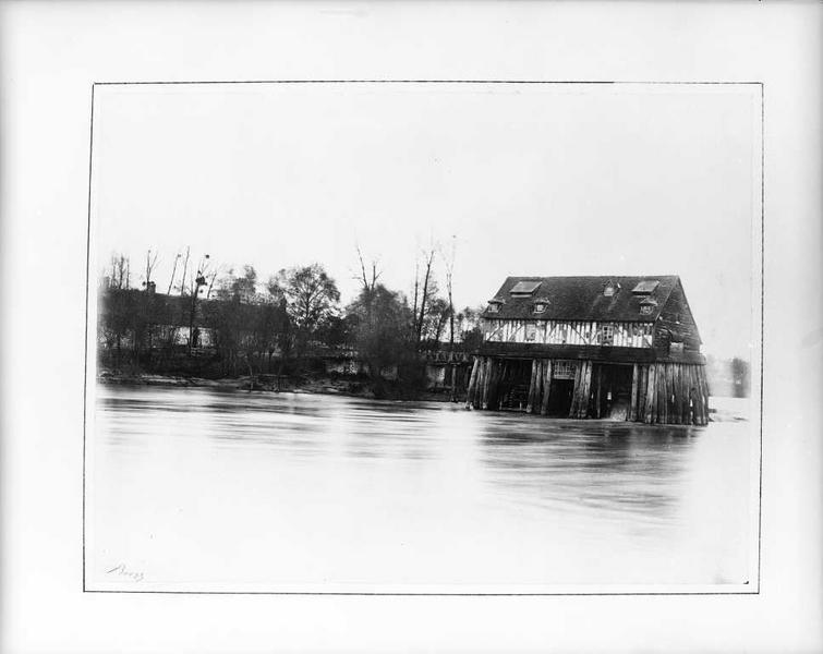 Vue de volume du moulin à eau sur le Cher.