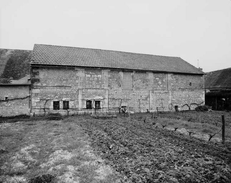 Ancien corps de logis, façade sud-ouest.
