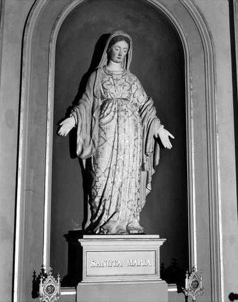 Statue (petite nature) : Vierge