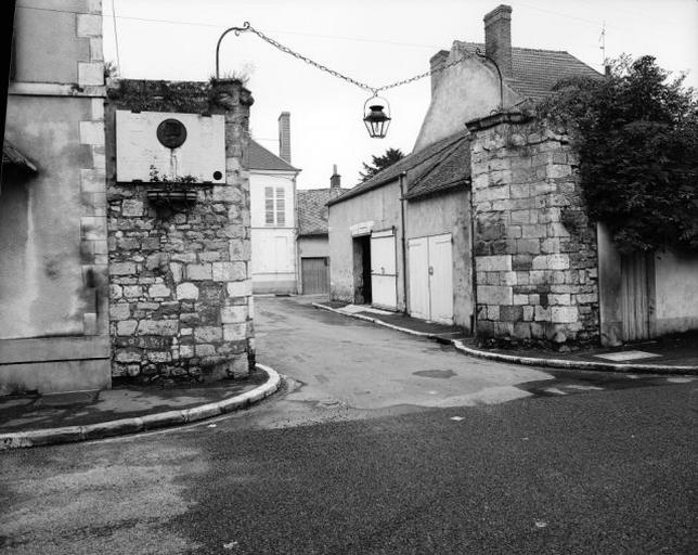 Vestiges, vue prise du boulevard.