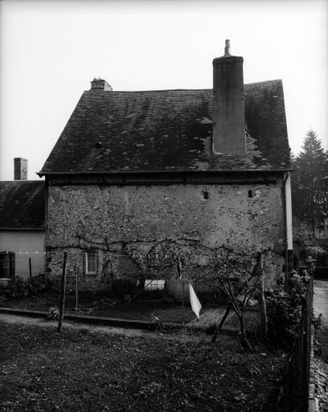 Façade postérieure sur jardin.