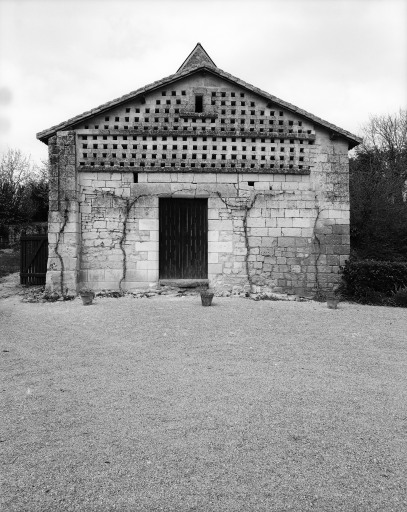 Pigeonnier de la grange, vu de volume.