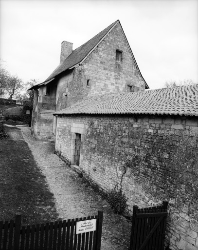 Vue d'ensemble de la façade ouest.