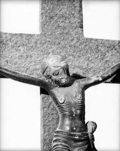 Croix (crucifix) : Christ en croix