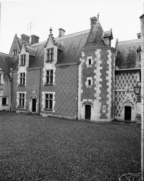 Façade sur cour du corps de logis.