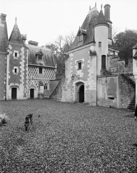 Façade sur cour du corps d'entrée.