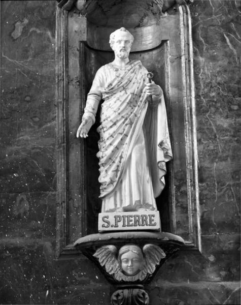 Statue de saint Pierre, vue de face.