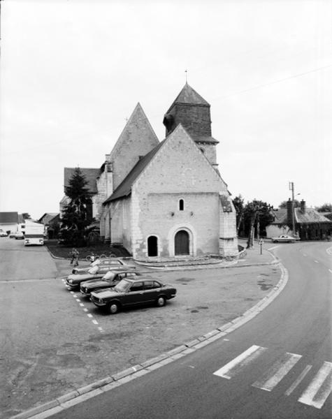 Pignon occidental : porte 11e siècle.