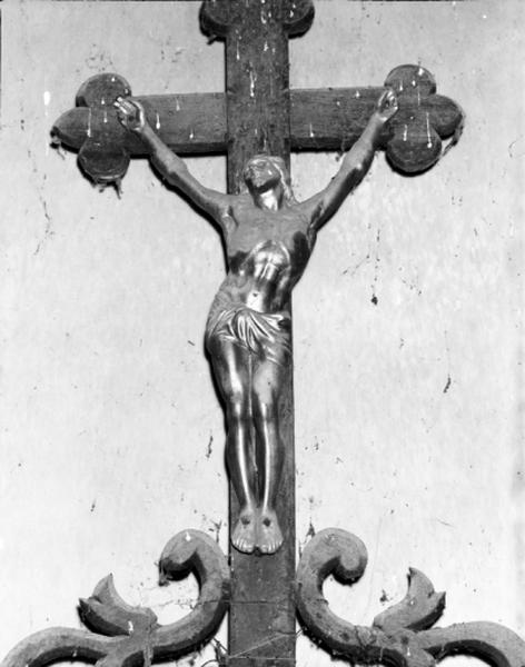 Croix : Christ en croix