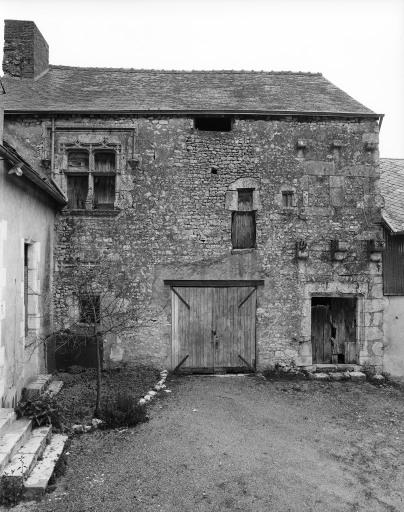 Elévation de l'ancien logis côté cour.