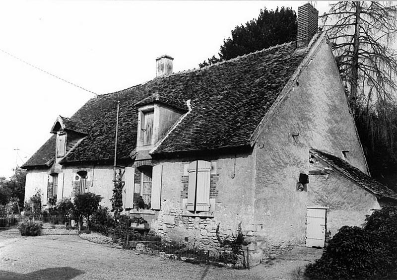 Petite maison : vue de volume prise du sud est.