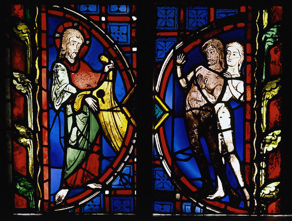Vitrail déposé : Dieu le Père présente une tunique en or à Adam et Eve.