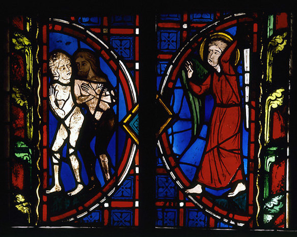 Vitrail déposé : l'archange saint Michel chasse Adam et Eve du Paradis terrestre.