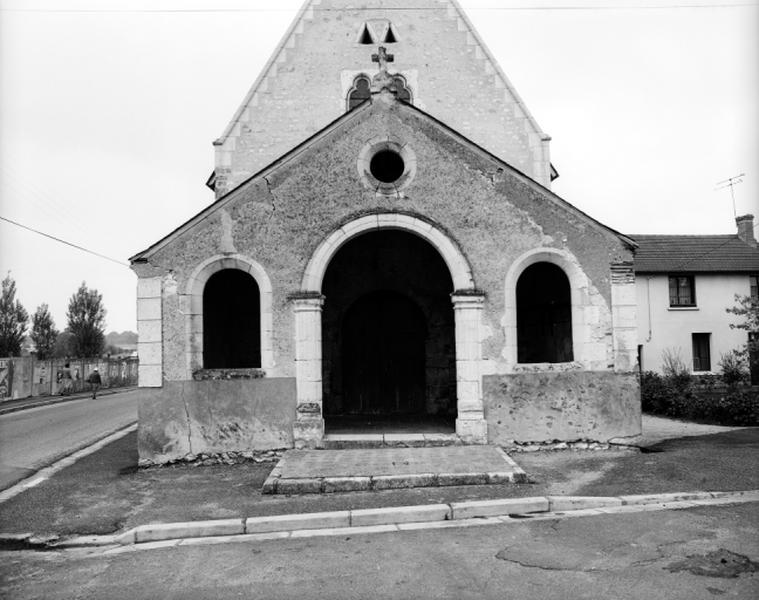 Vue d'ensemble du porche occidental.