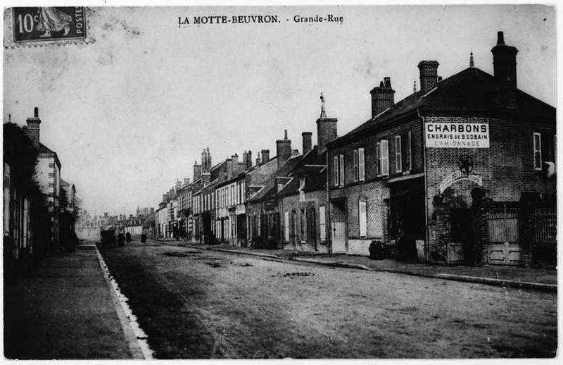 Vue d'ensemble de la rue.
