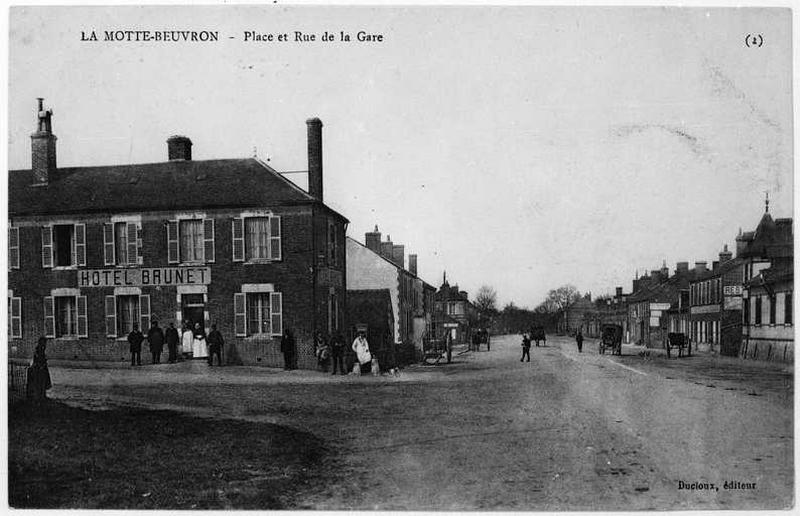 Vue d'ensemble de la rue.