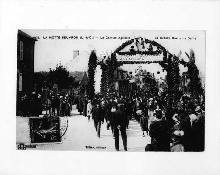 Comices agricoles, scène de rue.