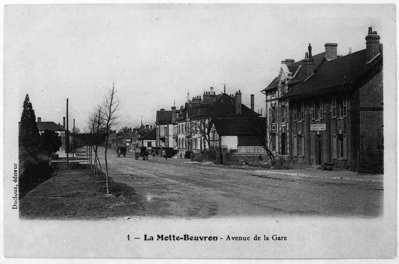Vue d'ensemble de la rue.