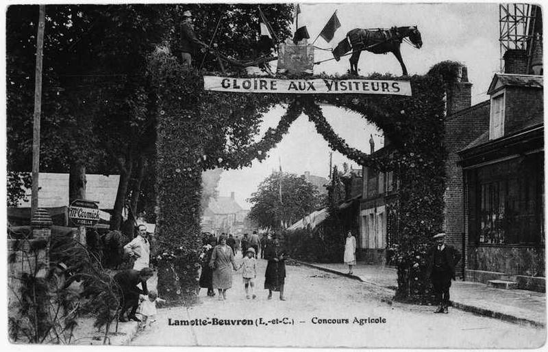 Concours agricole, scène de rue.