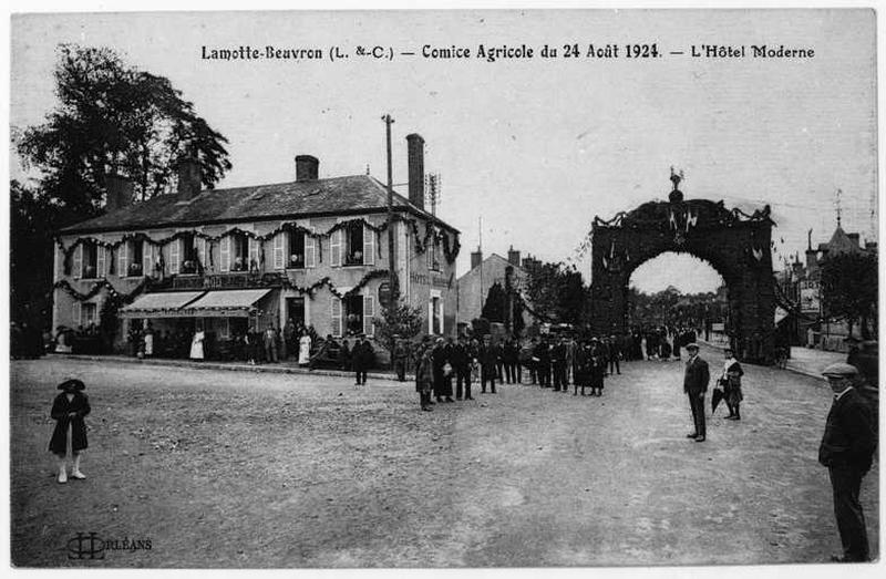 Comices agricoles, scène de rue.