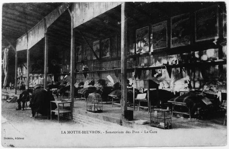 Vue de l'intérieur du lieu de cure du sanatorium.
