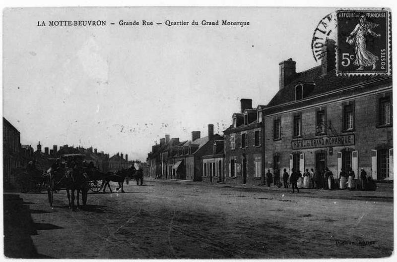 Vue d'ensemble de la rue.