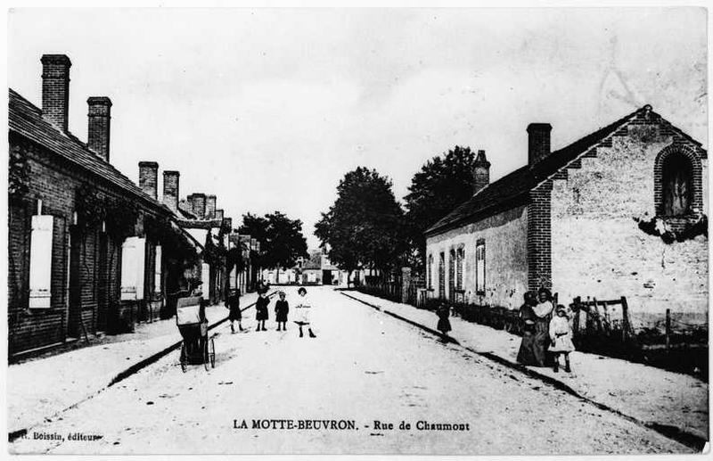 Vue d'ensemble de la rue.