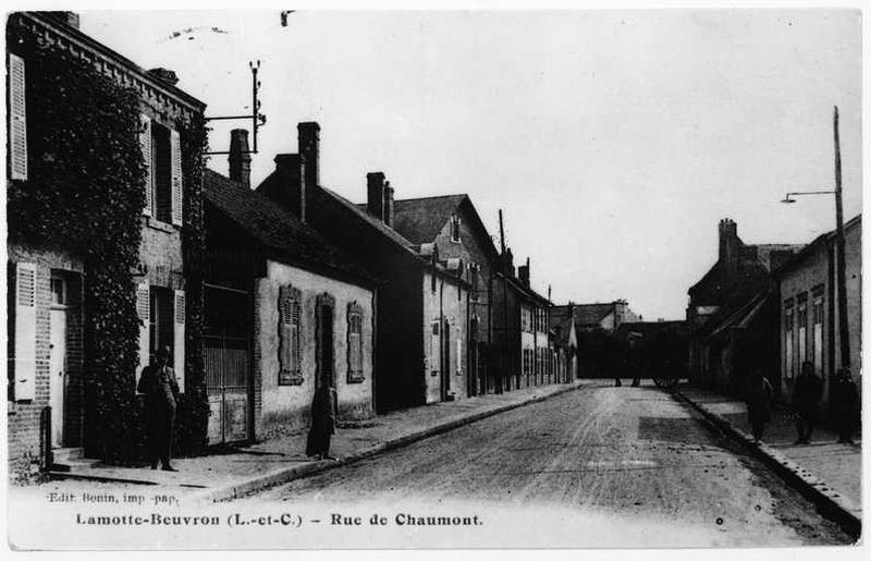 Vue d'ensemble de la rue.
