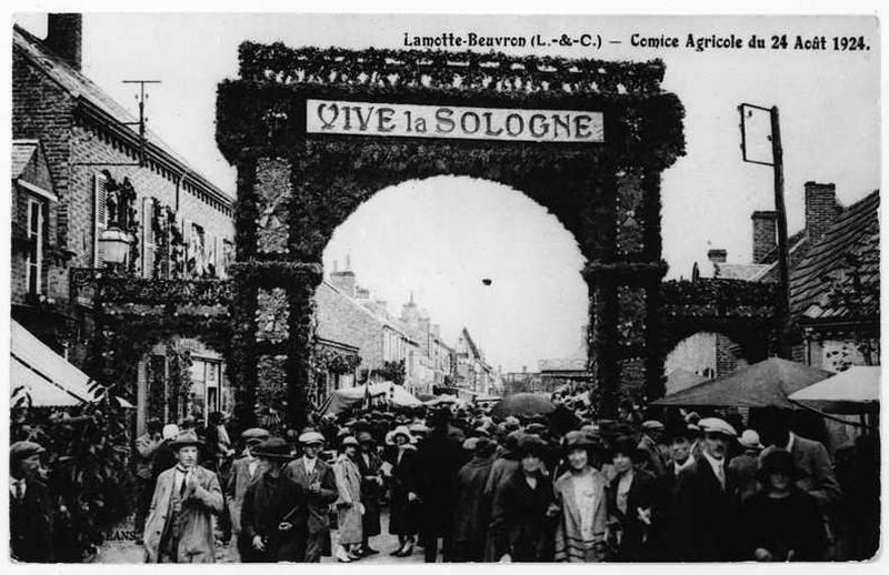 Comices agricoles, scène de rue.