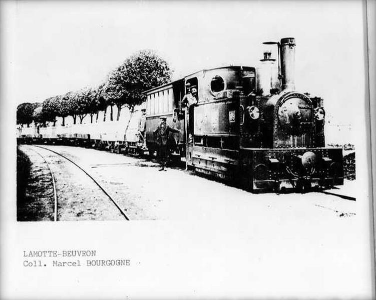 Le train à vapeur.