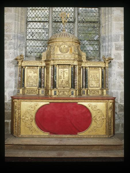 Ensemble de saint Pipe (autel, tabernacle)