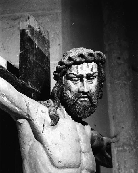 Croix : Christ en croix