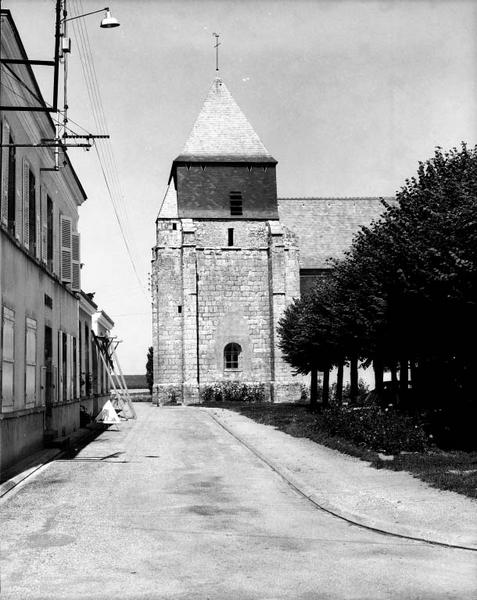 Elévation sud du clocher.