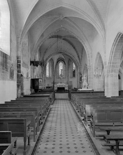 Vue axiale intérieure vers le choeur.