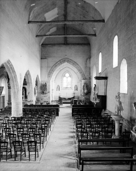 Vue axiale intérieure vers le choeur.