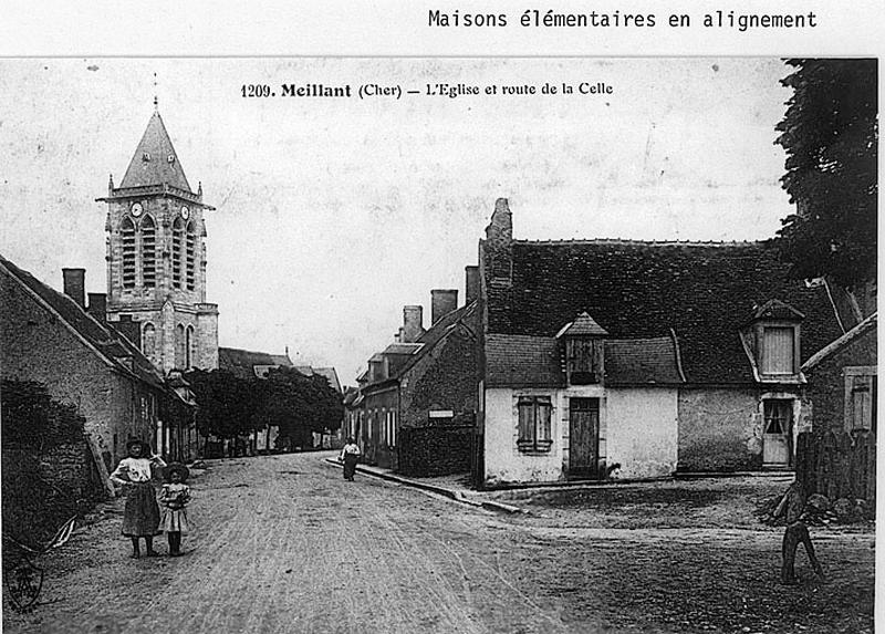 'L'Eglise et route de Celle'. Maisons élémentaires antérieures au 18e siècle.