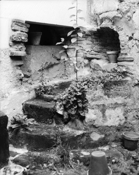 Façade sur jardin, ancien four à pain.