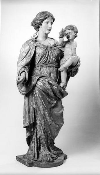 Statue (grandeur nature) : Vierge à l'Enfant dite Notre-Dame des anges