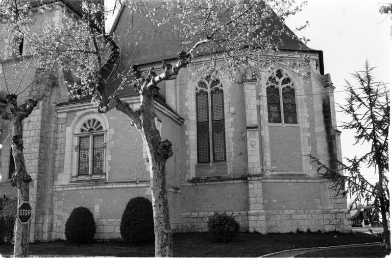 Chapelle seigneuriale : façade sud et abside, vue du sud.