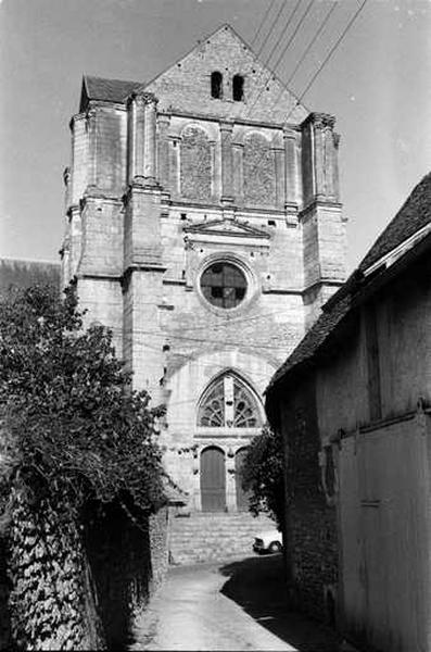 Façade ouest, vue d'ensemble du clocher-porche.