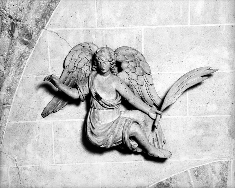 Haut-relief (2) (en pendant) : anges